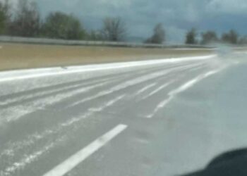Σφοδρή χαλαζόπτωση στο δρόμο Πτολεμαΐδας – Κοζάνης (VIDEO)