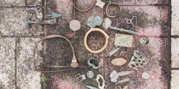 Αρχαιοκάπηλοι στη Βόρεια Ελλάδα: «Κυνηγούσαν» νομίσματα με ανιχνευτές μετάλλων – “Χτένισαν” και περιοχές της Κοζάνης