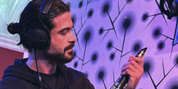 Άρης Μουγκοπέτρος: «Κρατούσε αναμμένη κροτίδα, την επιδείκνυε και έσκασε στα χέρια του» λέει αυτόπτης