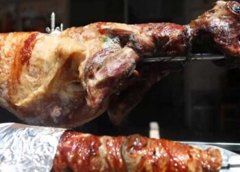 Εορδαία: Αυξημένη κίνηση στα κρεοπωλεία αλλά μειωμένες οι αγορές- 6,3% ακριβότερο το Πασχαλινό τραπέζι