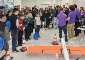 Φοιτητές του ΠΔΜ κατασκεύασαν μη επανδρωμένο αεροπλάνο – Επόμενό τους project ένα τεχνητό μάτι που θα μπει σε πύραυλο!