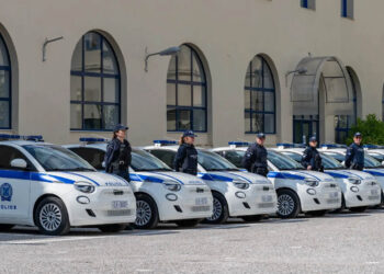 Ηλεκτρικά οχήματα στην Αστυνονμία, δώρισε η ΔΕΗ