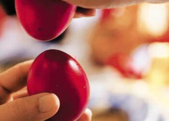 Αυγομαχίες 2025 στα Κομνηνά: «Το πιο γερό αυγό κερδίζει!»