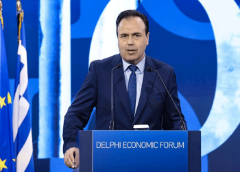 Δ. Παπαστεργίου στο 10o Οικονομικό Φόρουμ των Δελφών: Έρχεται το «Kid Wallet» για τους γονείς