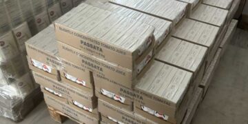 Τρόφιμα στο Φιλόπτωχο Ταμείο της Μητρόπολης Καστοριάς παρέδωσε η ΠΕ Καστοριάς