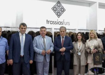 Πλήθος επαγγελματιών στην Διεθνή Έκθεση Γούνας Καστοριάς – Τα μέτρα στήριξης του κλάδου, που ανακοίνωσε ο περιφερειάρχης