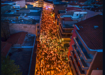 Πλημμύρισε η Κοζάνη στη Λιτανεία της Εικόνας της Παναγίας Ζιδανιώτισσας – Φωτογραφία του Αργύρη Καραμούζα