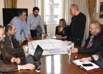 Κοζάνη: Η υπογείωση του δικτύου μεταφοράς ηλεκτρισμού στο επίκεντρο της συνάντησης Δήμου και ΔΕΔΔΗΕ