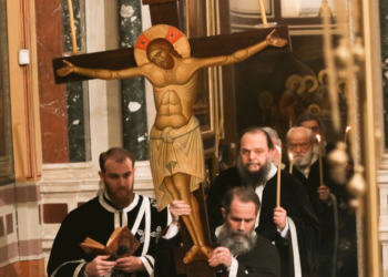 Μεγάλη Παρασκευή: Δείτε live την Ακολουθία των Μεγάλων Ωρών και την Αποκαθήλωση