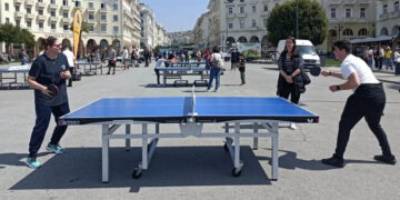 Θεσσαλονίκη: Η πλατεία Αριστοτέλους γέμισε με τραπέζια πινγκ πονγκ – Δείτε βίντεο