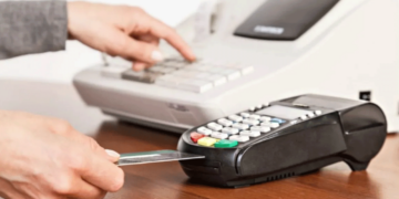 Θησαυρός για την ελληνική οικονομία η υποχρεωτική διασύνδεση των POS με τις ταμειακές