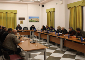 Η καθαριότητα οικοπέδων και η έγκαιρη ενημέρωση των κοινοτήτων βασικό μέλημα της Πολιτικής Προστασίας Σερβίων