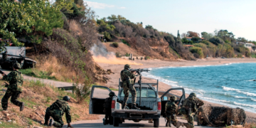 Υπουργείο Άμυνας: Σχέδιο για 150.000 ετοιμοπόλεμους εφέδρους στον στρατό