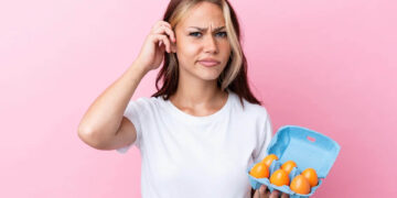 Πώς η εποχή του χρόνου που γεννηθήκατε μπορεί να καθορίσει αν θα παχύνετε, τι λέει μελέτη