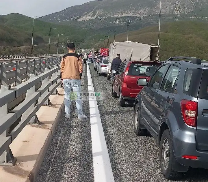 Νέο ατύχημα σε σήραγγα της Εγνατίας Οδού- Δύο τραυματίες(video)