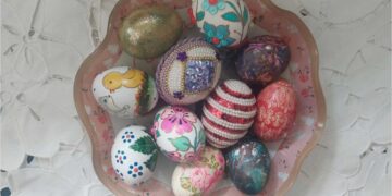 Αναβιώνει σήμερα το “βάψιμο” των αυγών, εθιμοτυπικό της Μ. Πέμπτης! (της Κούλας Πουλασιχίδου)