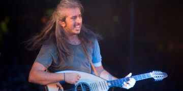 Μεγάλη συναυλία από τον Γιάννη Χαρούλη στην περιοχή μας – Ανακοινώθηκε το πρόγραμμα της περιοδείας του