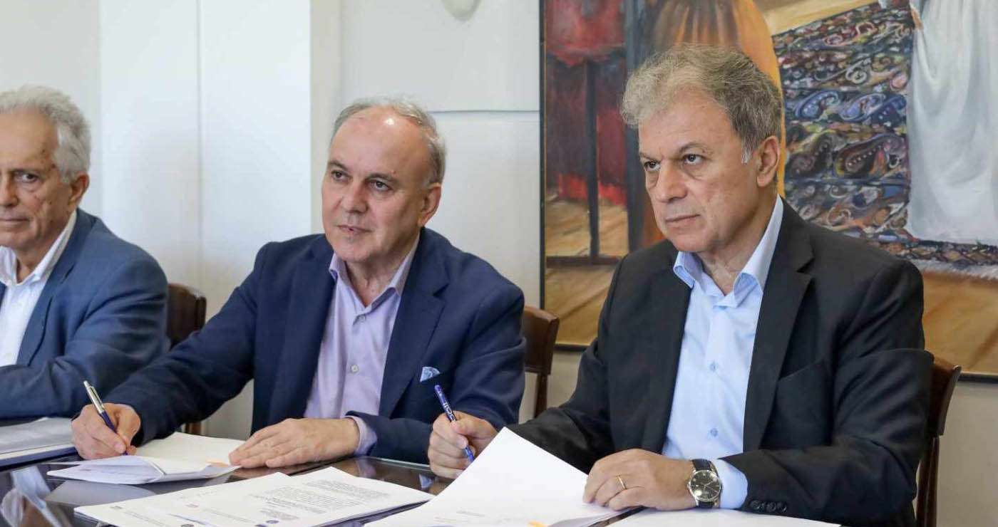 Δύο νέα εκχιονιστικά οχήματα θα προμηθευτεί η Π.Ε. Καστοριάς