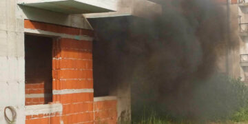 Πριν λίγο: Πολύς καπνός και μικρής έκτασης φωτιά στην Πτολεμαΐδα (Βίντεο)