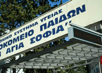 Ασύλληπτη τραγωδία στην Καλλιθέα: Έχασε τη μάχη με τη ζωή 7χρονο παιδί που έπεσε σε τζαμαρία