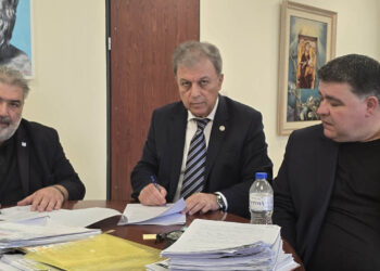 “Έπεσαν” οι υπογραφές: Προχωρά η συντήρηση του δρόμου Πτολεμαΐδας-Αναρράχης