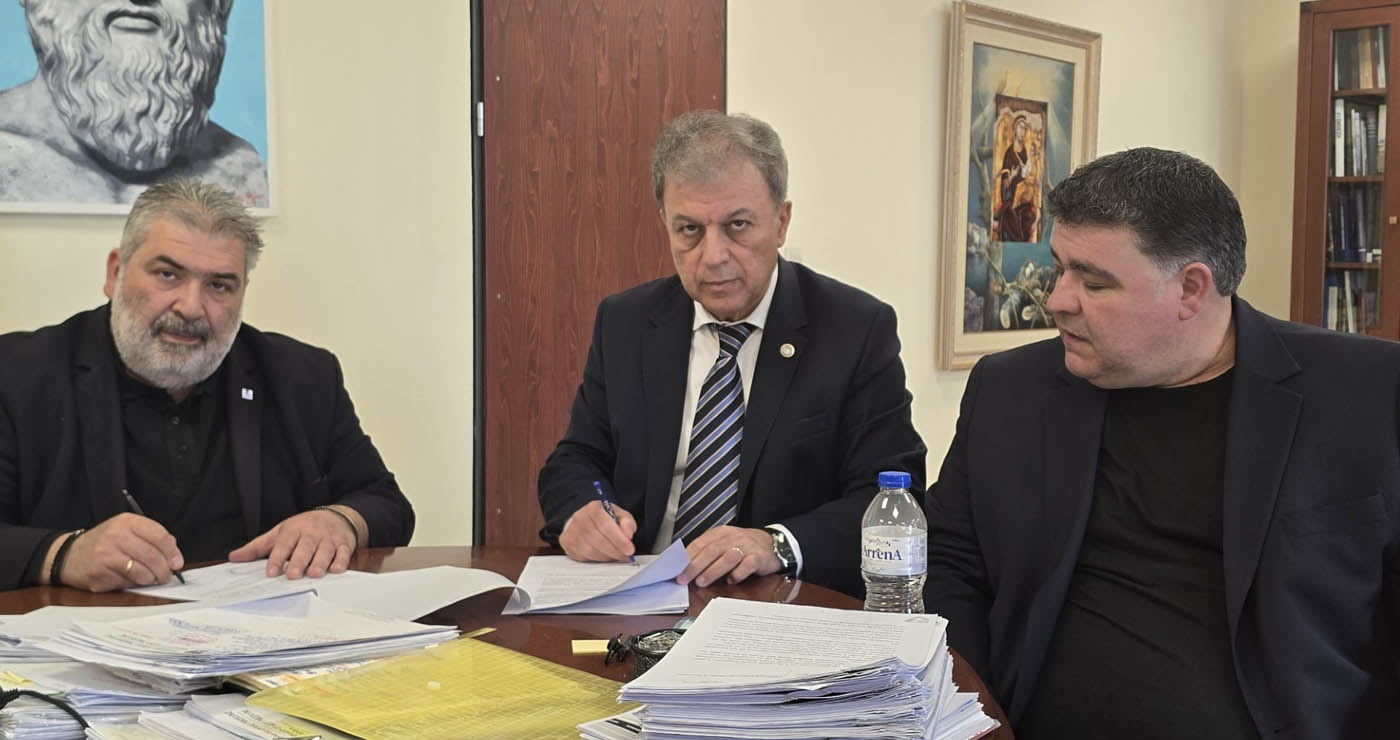 “Έπεσαν” οι υπογραφές: Προχωρά η συντήρηση του δρόμου Πτολεμαΐδας-Αναρράχης