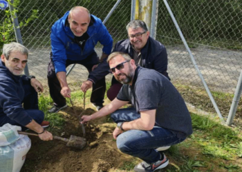 Δεντροφύτευση στο Δημοτικό Σχολείο Καλονερίου – Μικροκάστρου (Φωτογραφίες)