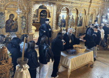 Θείες Λειτουργίες υπέρ των διαγωνιζομένων μαθητών για τις Πανελλήνιες Εξετάσεις στις πόλεις της Μητρόπολης Φλωρίνης, Πρεσπών και Εορδαίας