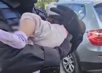 Το βίντεο της ΕΛ.ΑΣ. για το 6μηνο βρέφος που παράτησαν δίπλα σε κάδο σκουπιδιών στον Άλιμο