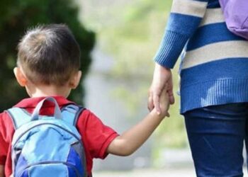 Εργαζόμενοι: Νέα γονική άδεια για όλους – Τι προβλέπεται για τα σχολεία