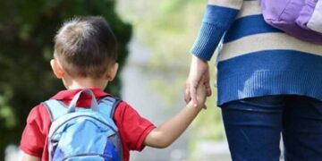 Εργαζόμενοι: Νέα γονική άδεια για όλους – Τι προβλέπεται για τα σχολεία