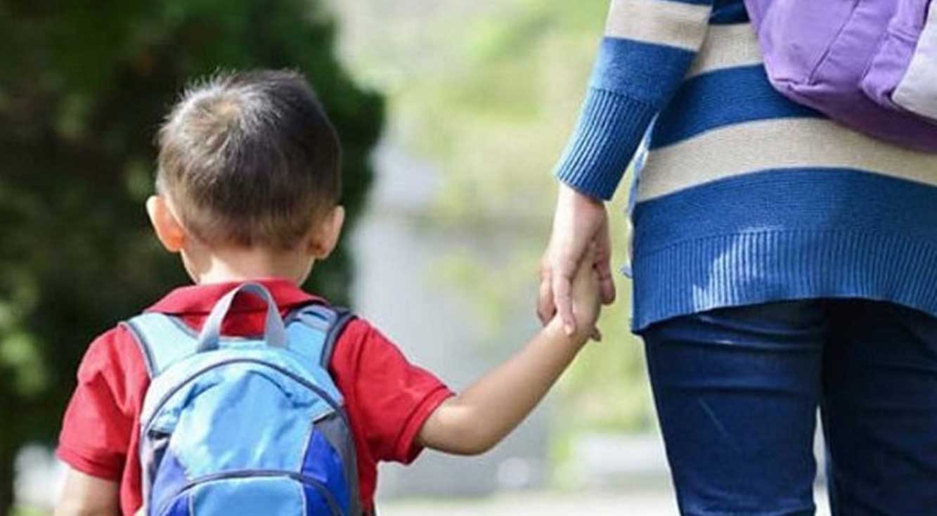 Εργαζόμενοι: Νέα γονική άδεια για όλους – Τι προβλέπεται για τα σχολεία