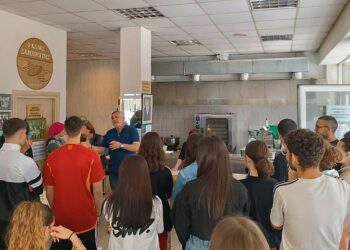 Κοντά στους εθελοντές του «Καλού Σαμαρείτη» βρέθηκαν μαθητές του 2ου ΓΕΛ Πτολεμαΐδας