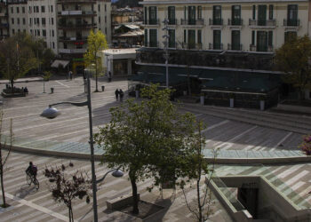 «Νεκρώνει» η Κεντρική Πλατεία Κοζάνης- Τέλος αυτοκινητάκια, ποδήλατα, πατίνια και… μπάλες