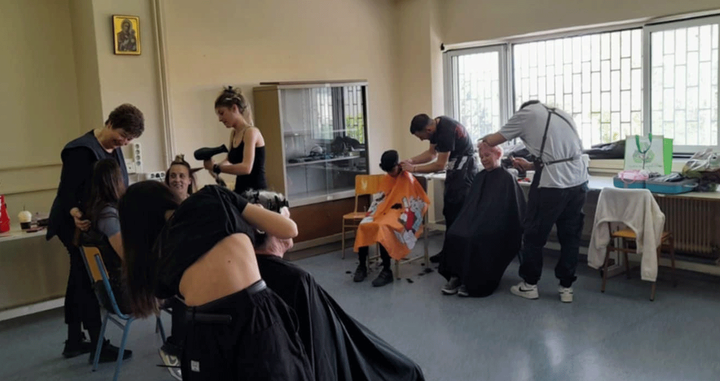 Συνεχίζονται τα “κουρέματα” και τα “χτενίσματα” από το Τμήμα Κομμωτικής της ΣΑΕΚ Πτολεμαΐδας! (της Κούλας Πουλασιχίδου)