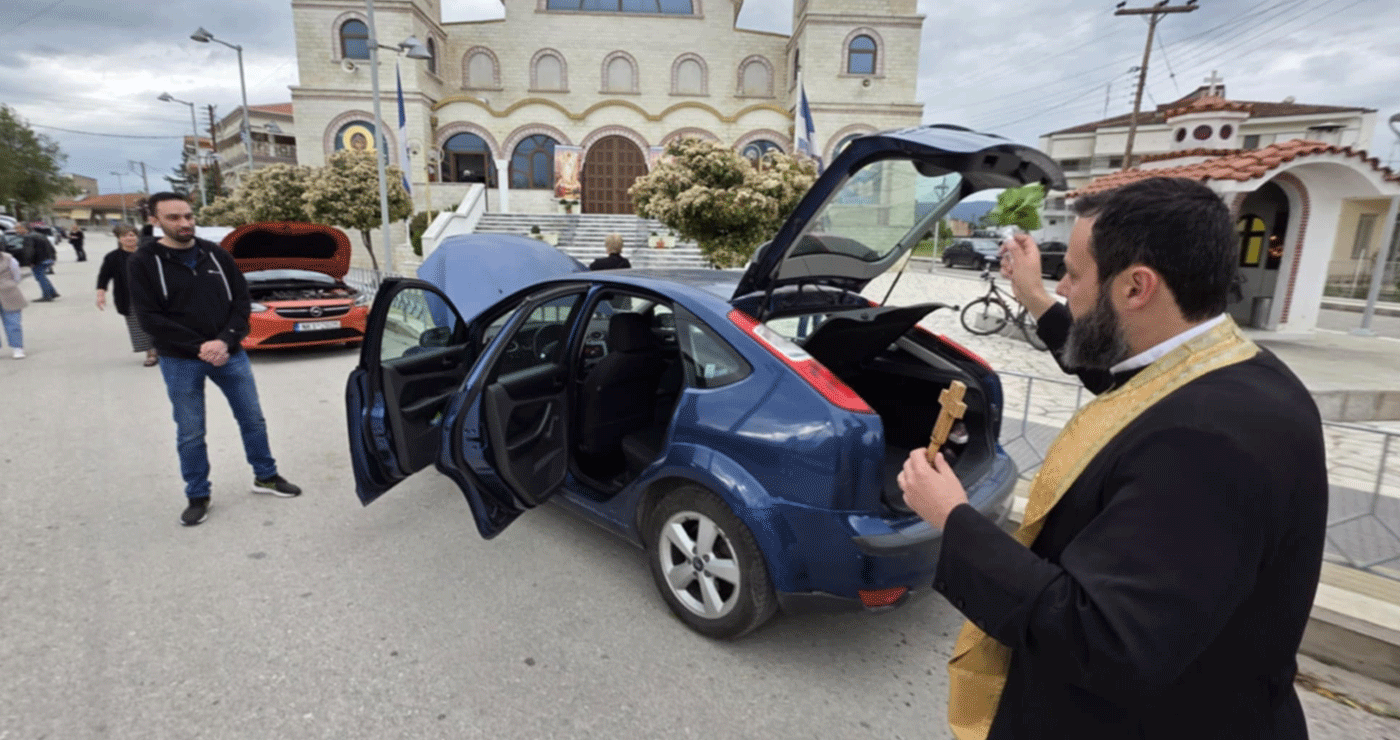 Αγιάστηκαν τα οχήματα του Ι.Ν. Μεταμορφώσεως του Σωτήρος Πτολεμαΐδας επ’αφορμή της εορτής του Αγίου Χριστοφόρου (Φωτορεπορτάζ της Κούλας Πουλασιχίδου )