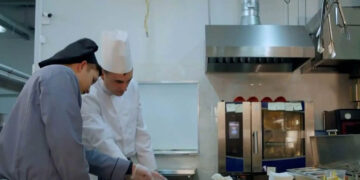 Στην Ελλάδα λείπουν 300.000 εργαζόμενοι από την αγορά – Πού τους ψάχνουν με τα… κιάλια