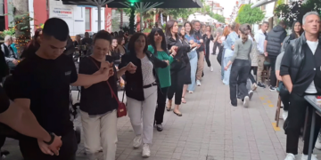 Ούτε η βροχή δε σταμάτησε το χορό στο “Κρητικό Παρεάκι” από τον Σύλλογο Κρητών Πτολεμαΐδας την Κυριακή 11/5 (Βίντεο)