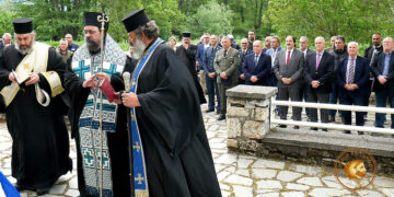 Με λαμπρότητα πραγματοποιήθηκε το μνημόσυνο για τον Καπετάν Βαγγέλη, στα Ασπρόγεια (Φωτογραφίες)