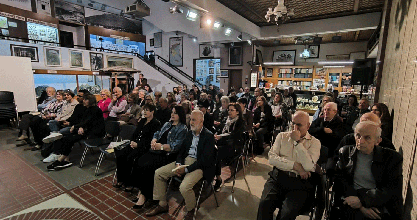 Παρουσιάστηκε το βιβλίο «Τί μ’ αραδιάιζ’ς…» του αείμνηστου Δημήτρη Βούρκα στο Λαογραφικό Μουσείο Κοζάνης