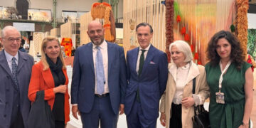 Διεθνής Ανάδειξη για την Ελληνική Χειροτεχνία και το Πανεπιστήμιο Δυτικής Μακεδονίας στη Μπιενάλε “Revelations” στο Παρίσι