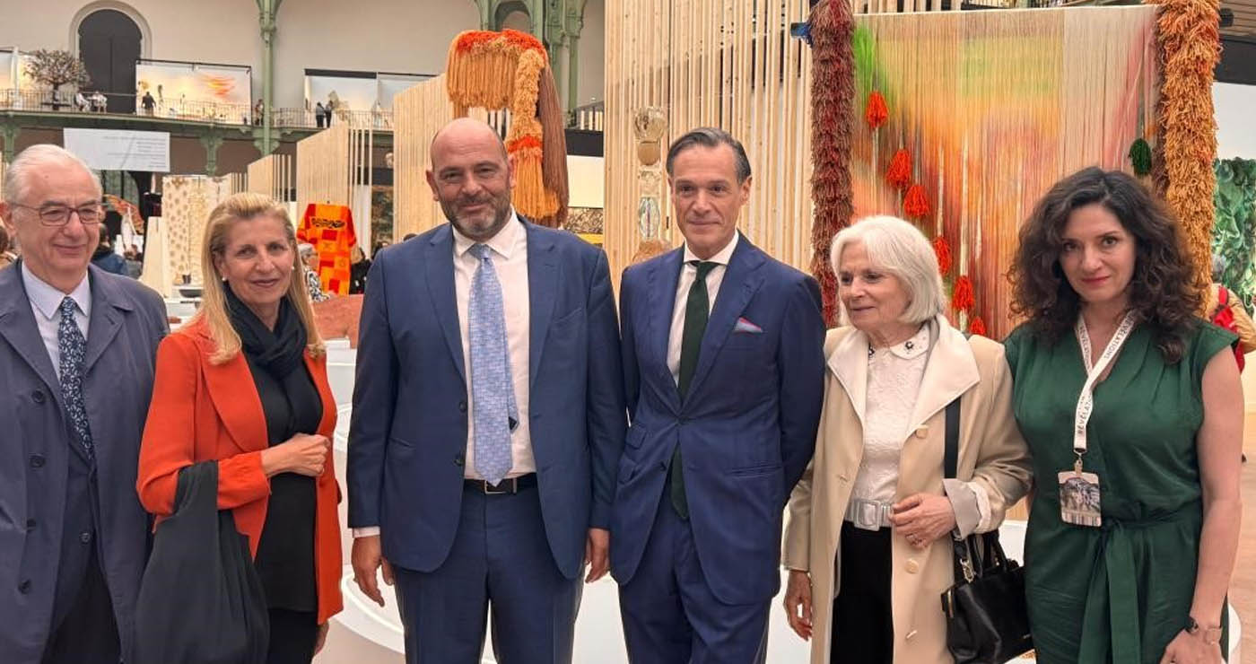 Διεθνής Ανάδειξη για την Ελληνική Χειροτεχνία και το Πανεπιστήμιο Δυτικής Μακεδονίας στη Μπιενάλε “Revelations” στο Παρίσι