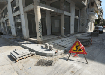 Νέα πεζοδρόμια κατασκευάζονται στις Οδούς Σουλίου και Ομήρου – Μεγάλη εργολαβία σε εξέλιξη για όλη την Πτολεμαΐδα ( ρεπορτάζ της Κούλας Πουλασιχίδου )