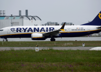 Η Ryanair αυξάνει τις τιμές των εισιτηρίων