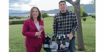 Καλλιόπη Βέττα: «Η οινοποιία και ο οινοτουρισμός μπορούν να αποτελέσουν λύσεις για την ανάπτυξη της Δυτικής Μακεδονίας» 