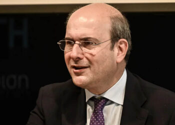 Χατζηδάκης: Η Ελλάδα είναι πλέον επιλογή επιστροφής -Γύρισαν 400.000 από τους 600.000 της γενιάς brain drain