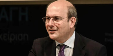 Χατζηδάκης: Η Ελλάδα είναι πλέον επιλογή επιστροφής -Γύρισαν 400.000 από τους 600.000 της γενιάς brain drain