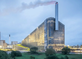 Πεζοπορία, σκι και αναρρίχηση εκεί που «καίνε» σκουπίδια- Το Δανικό Copenhill στην καρδιά της Κοπεγχάγης