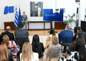 Πώς αξιολόγησαν οι πολίτες το Δημόσιο: Κίτρινη κάρτα σε δήμους, ψήφος εμπιστοσύνης στο gov.gr