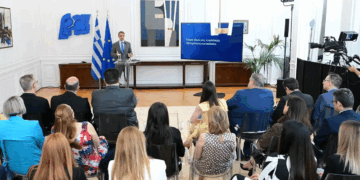 Πώς αξιολόγησαν οι πολίτες το Δημόσιο: Κίτρινη κάρτα σε δήμους, ψήφος εμπιστοσύνης στο gov.gr